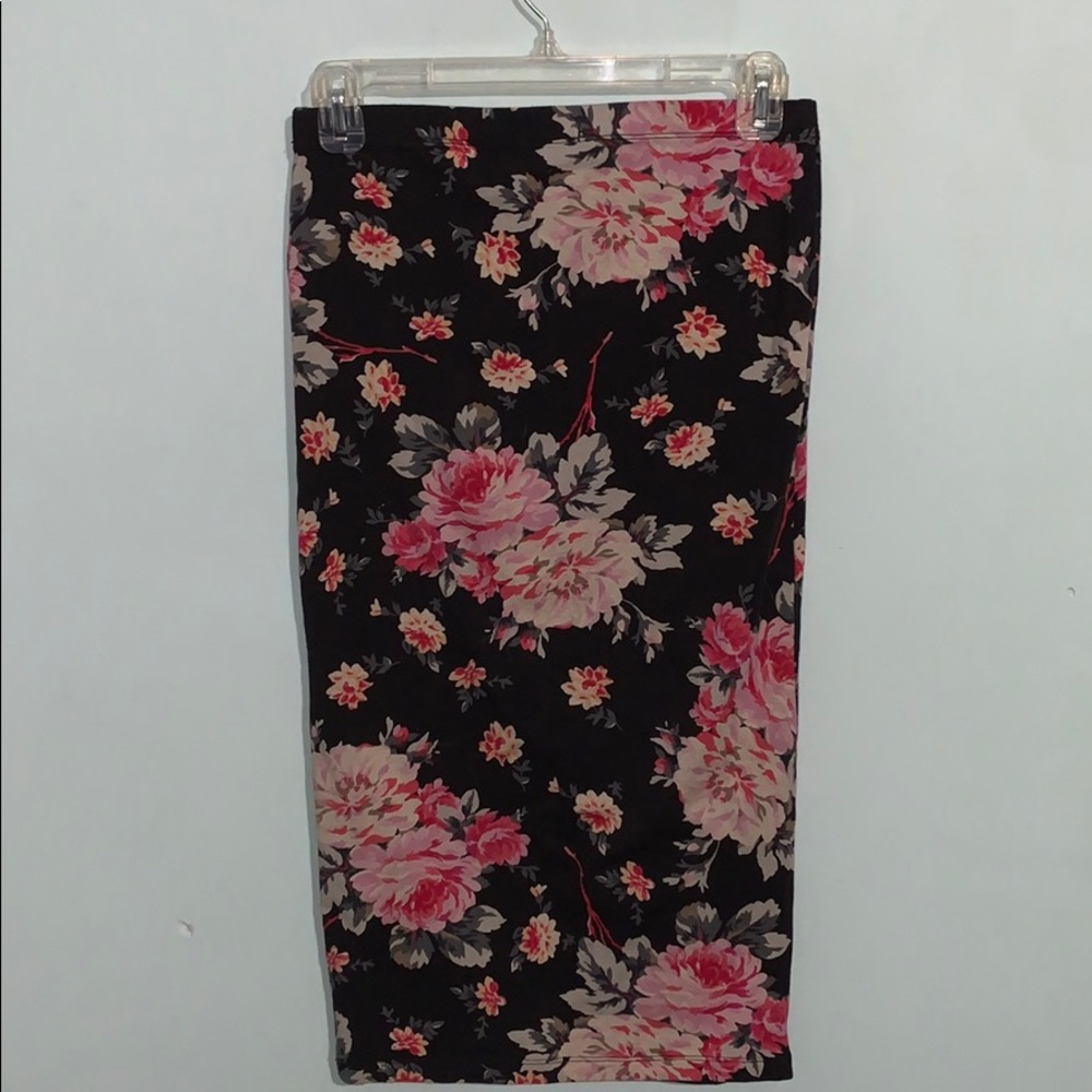 Express Pencil Skirt - Picture 2 of 3